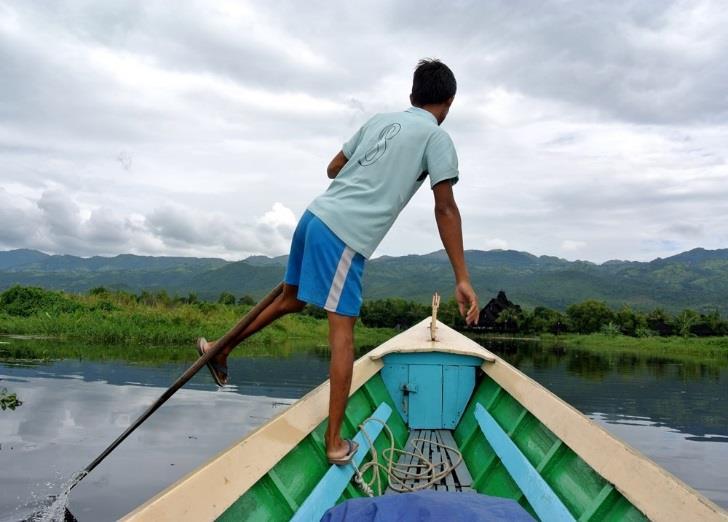 Once out on the lake you may see the unique leg-rowing fishermen who stand up on their boats to give them a bird's-eye view of the fish in the very shallow waters.