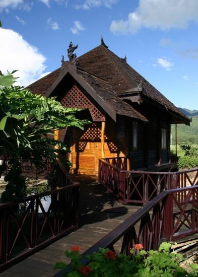 The 45 stilted chalets are built in traditional Shan style, making use of local materials, and offer generous space with a good range of amenities.