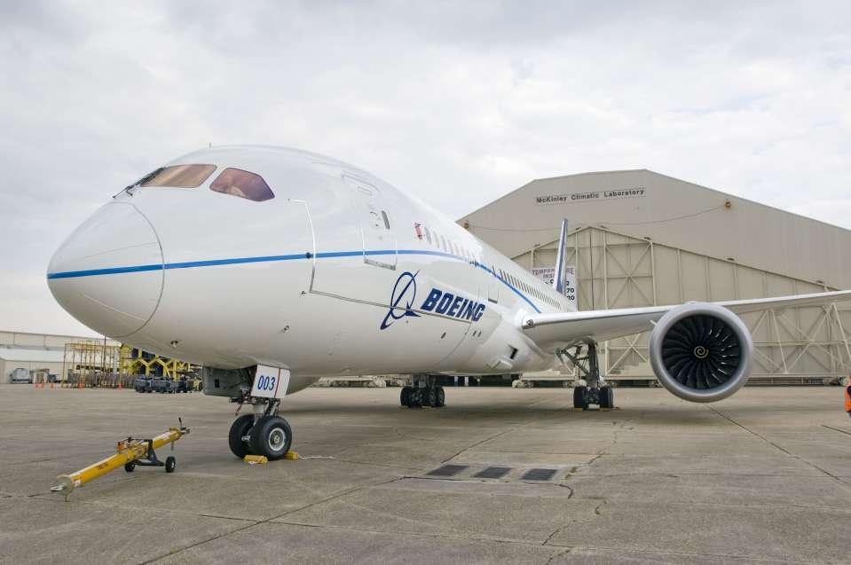20, 7, 16, 2010 Boeing 787 Dreamliner completes first