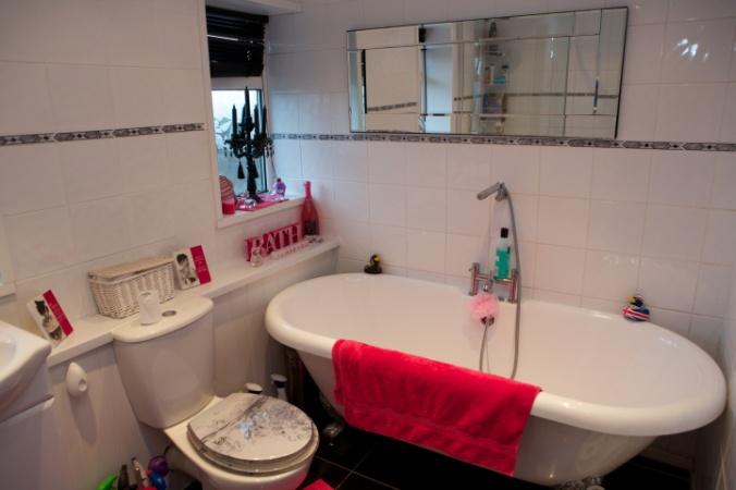 Bath or shower Washing facilities Why should I stay with a homestay provider?