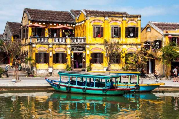 handy craft at Hoi An and have dinner at famous local restaurant or sea food at Cua Dai Beach Come back to the hotel and rest in Da Nang Delegates have breakfast at hotel,