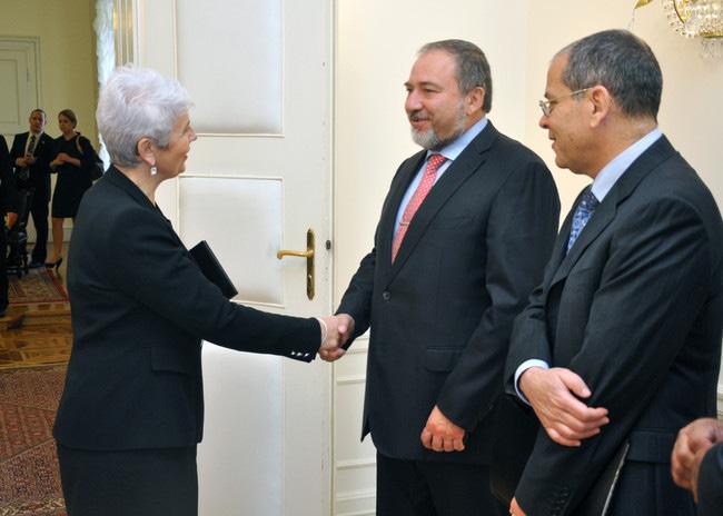 Bilateralna suradnja kojeg se sastala s izraelskim državnim vrhom, a u lipnju je Hrvatsku službeno posjetio potpredsjednik izraelske vlade i ministar vanjskih poslova Avigdor Liberman.