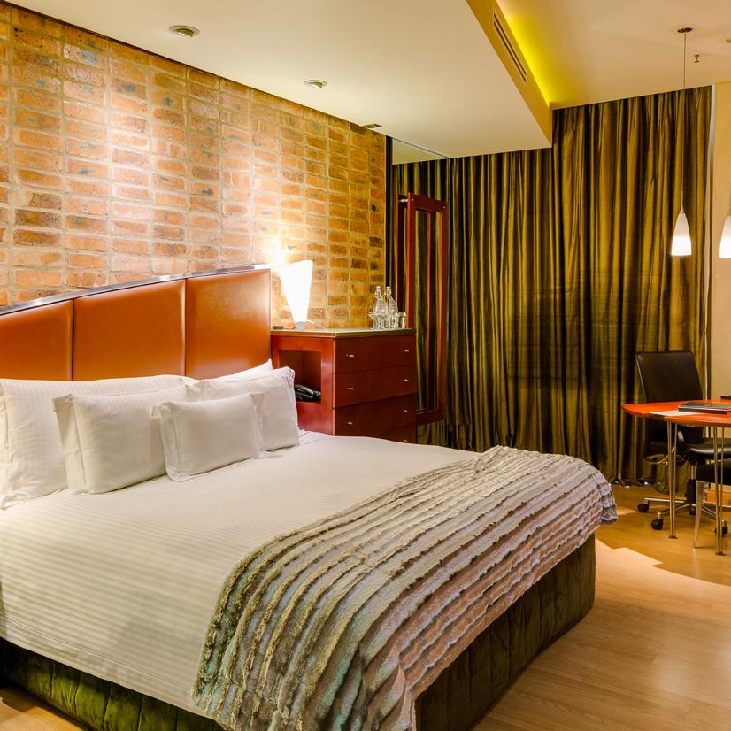 ACCOMMODATION Every one of the 118 rooms at the 5-Star African Pride Melrose Arch Hotel offers an opulent blend of modern decor with warm natural tones and luxurious personal touches.