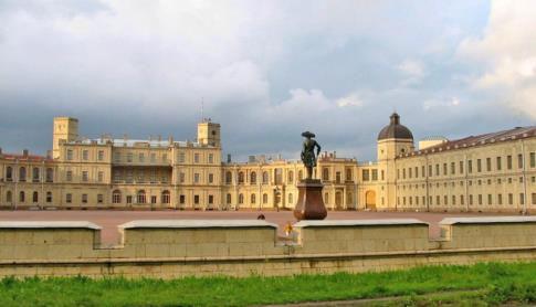 TOUR TO GATCHINA DESCRIPTION During a bus tour you are going to: Gatchina s palace and park complex history started in 1765, when Catherine had bought and given Gatchina estate to Grigory Orlov, as a