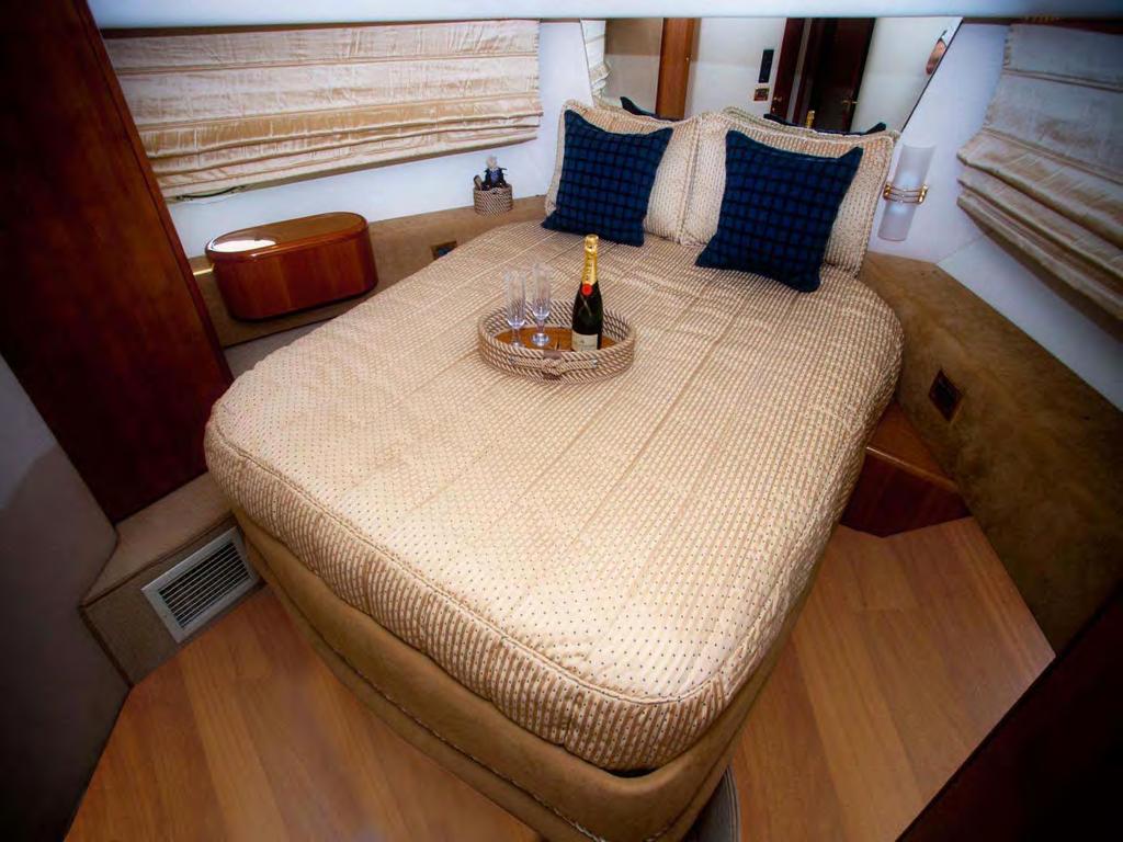 Master cabin has a very comfortable anatomic mattress, silk roman blinds, a flat screen