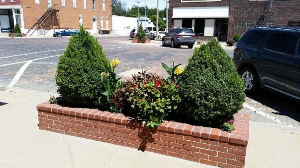 Public Amenities, landscaping and parking No drinking fountains, minimal