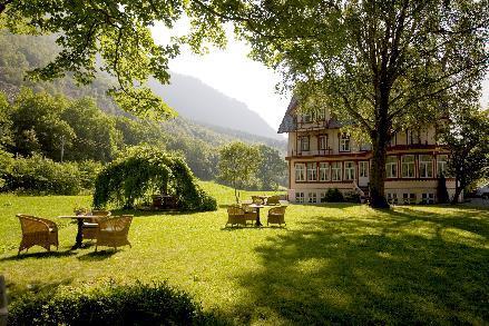 Hotel Union Øye is a historical hotel, a place where visitors have come to savour the good life and the tranquility for