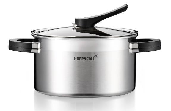 Thanks to this structure, the pot can thoroughly and quickly cook food with the