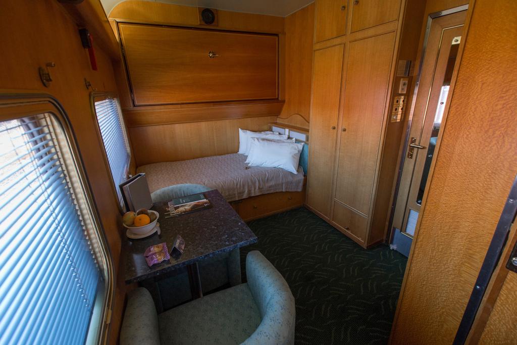 Features: For Gold Twin, a comfortable sleeper cabin featuring private en suite and upper and lower berths that convert to a three-seater lounge by day For Gold Single, a compact sleeper cabin