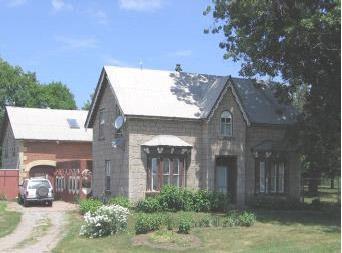 the house built to replace his existing brick home upon marrying the Widow Sloss whose house appears in Figure 1.