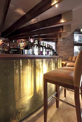 quality Ingredients and service Cedar Bar serving an extensive selection of food & drink 24 hour