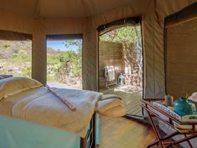 Guests can look forward to traditional game dishes, potjiekos or braaivleis which has been prepared on an open fire. Dining in the boma is a special occasion as guests are hosted by their game ranger.