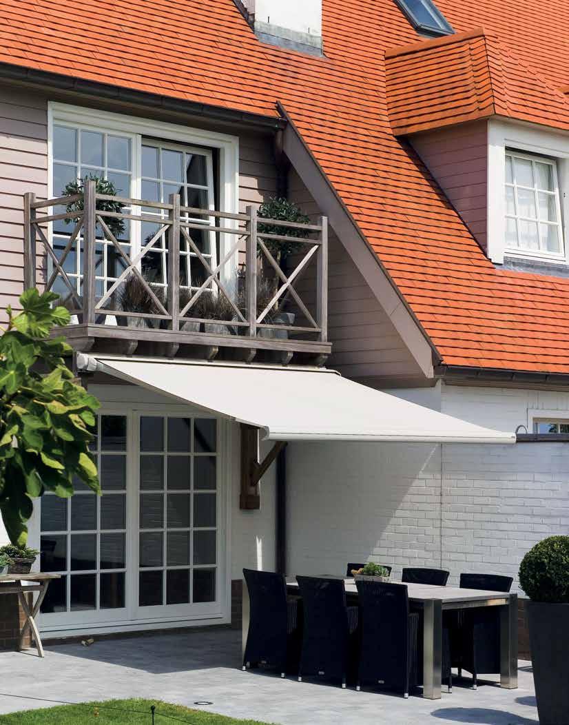 Flexible fitting options and types Wherever you want to fit your awning, Harol always has a solution. Awnings can be fitted to the façade, to the ceiling, under a balcony, to a roof truss etc.
