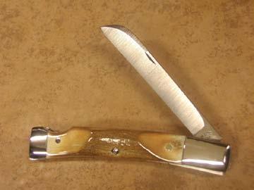 Jeff's Sway Back Congress Jack pattern has a flat ground blade with a variety of blade steels and finishes