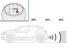 Zvučna pomoć Grafička pomoć 221 Vožnja 06 Pomoću senzora koji se nalaze u braniku, ova funkcija vam signalizira blizinu svake prepreke (na primer :
