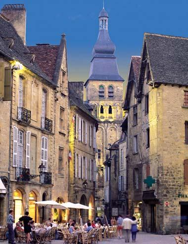 CULTURAL ENRICHMENT: Savor a specially arranged dinner in two authentic French bistros in Sarlat.