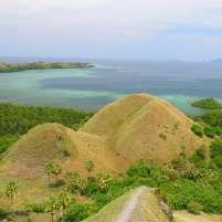 Only in four days, you can enjoy the charms of Komodo Island, meet the ancient animals that exist only in Indonesia and still alive until today in their natural habitat.