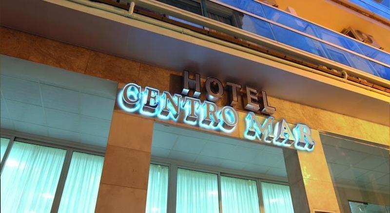 Centro Mar Hotel (Adults Recommended), 3 stele - Benidorm Descriere HOTEL CENTRO MAR: Hotelul renovat recent este localizat ideal in inima centrului vechi al statiunii Benidorm, in imediata apropiere