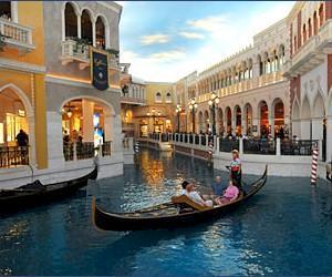 Monday, December 2, 2013 Las Vegas and Venice in LV Tour with Lunch (Tour Length: Approximately 6 hours) $90.