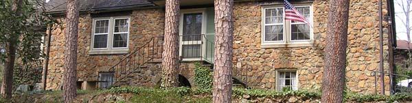 CONTRIBUTING: Dennis & Nina Barnes 12 Gildersleeve Wood Charlottesville, VA 22903 Mid-1930s Colonial Revival 1.5 Stories 2328 sq.ft./0.
