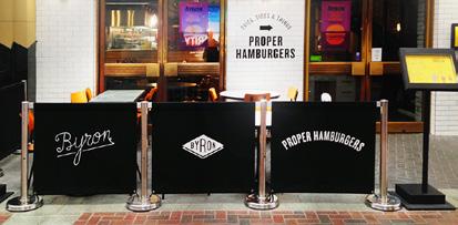 BARRIERS CAFÉ SCREENS Stainless steel posts and bases with branded