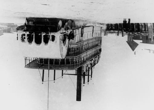 S.S. Sicamous stuck in the ice during the winter of 1915-1916 Photo courtesy Greater Vernon Museum & Archives when the lake was not frozen over entirely, the winter weather could still cause trouble.