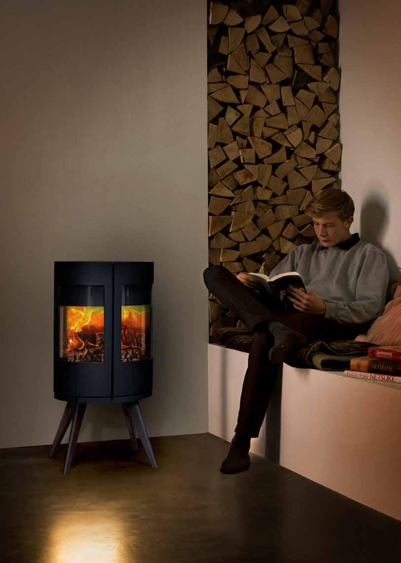 With the Morsø 6600 series of stoves, the renowned Morsø brand has successfully produced a stove that sets entirely new standards and captivates onlookers with a surprising elegance and lightness.