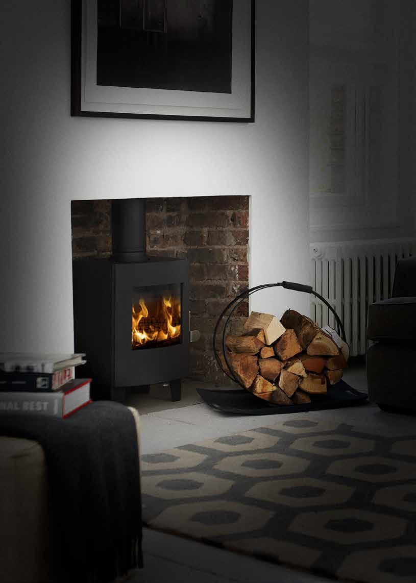 The Morsø S 11 range is the epitome of simple, timeless design. When designing the stove, we attached a great deal of importance to creating an expression with exciting contrasts.