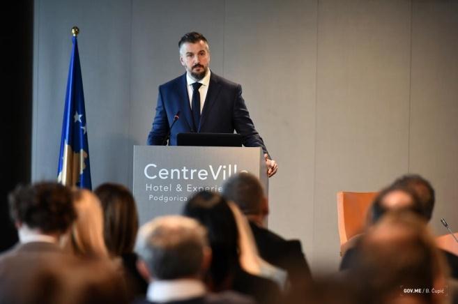 He recalled that in the framework of the Cross-border Cooperation Program Montenegro-Kosovo 2011-2013, nine projects were funded and implemented, in total sum of 3.