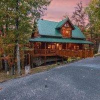 Forge Tennessee. The cabin offers a Hot Tub and a game room for your getaway.