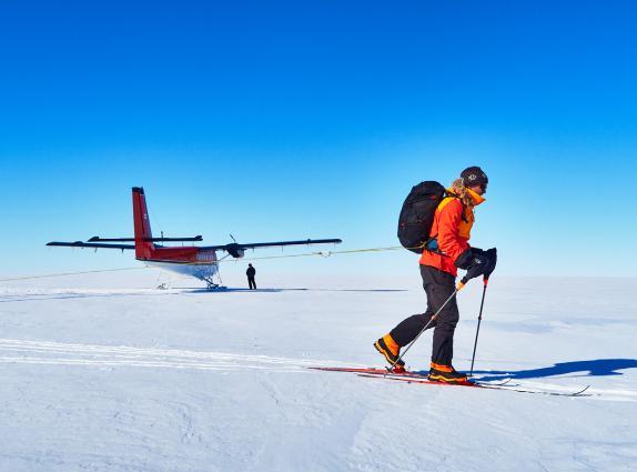 2-3 EXPEDITION PREPARATIONS Your first few days in Antarctica will be at Union Glacier Camp.