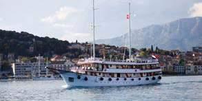 (classic) 1153 1548 Main deck cabin (superior) 1463 1702 Single supplement 30% 50% M/S Afrodita Note: Tourist tax + port tax - EUR 25.