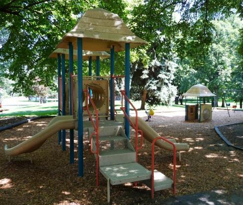 2015: A new 2-5 year old playground was installed replacing the old one.