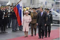 Državniški obisk kraljice Elizabete II. in vojvode Edinburškega Na povabilo predsednika Republike Slovenije dr. Danila Türka sta bila od 21. - 23.