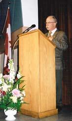 Akademik dr. prof. Boštjan Žekš govori na kulturnem večeru KSK v Torontu leta 2005 tudi danes bistvo slovenstva, dovoljno znanje slovenskega jezika in njegove zgodovine.