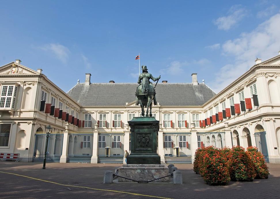 The Noordeinde Palace.