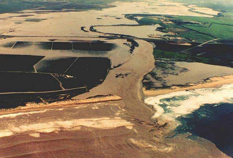 Salinas River in Flood, 1995