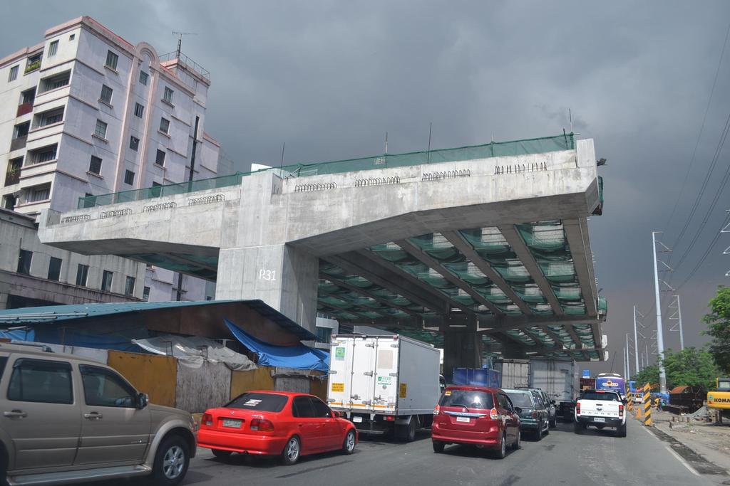 14.8km - 6lane expressway that will connect Balintawak, Quezon City to Buendia, Makati Will decongest EDSA and other major roads in Metro Manila (e.g., Quezon Ave., Araneta Ave.