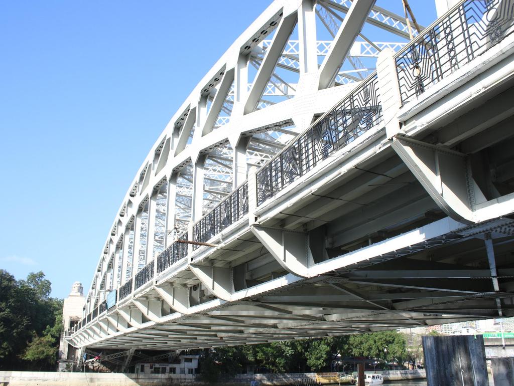 The rehabilitation of super structure of Quezon Bridge, along Quezon Boulevard Extension has major scope of work underneath the steel