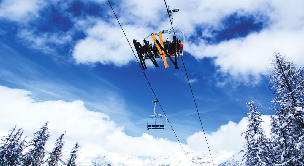WINTER ACTIVITIES Alpine Skiing & Snowboarding * Vail Ski Resort is ranked one of the top ski resorts in North America and it s no wonder why given it s amazing terrain and scenic location.