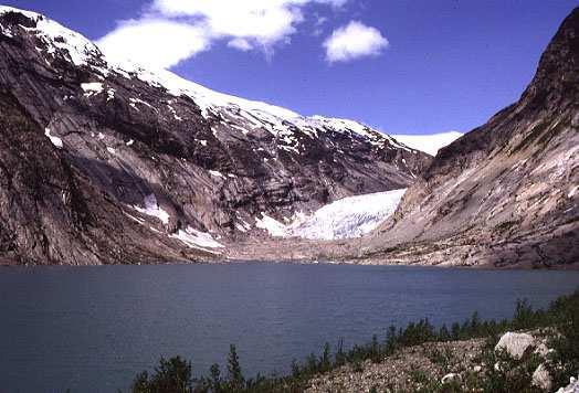 PRO-GLACIAL LAKES AND OVERFLOW CHANNELS Pro-glacial lakes form beyond ice