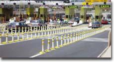 37" Line Guides can be equipped with universal mount Saddle posts (B170). Matching Mini-Curbs can be used for identifying median strips or adding sequential road separations.