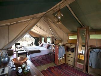 Selinda Explorers Camp Situated in a remote location along famous Selinda Spillway, Selinda Explorers Camp offers an authentic taste of classical safari with a