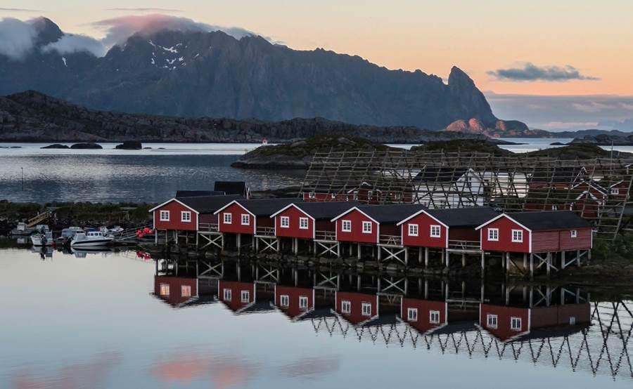 If you are looking for a truly authentic Norwegian Experience then whilst staying in Svolvaer why not upgrade to staying in