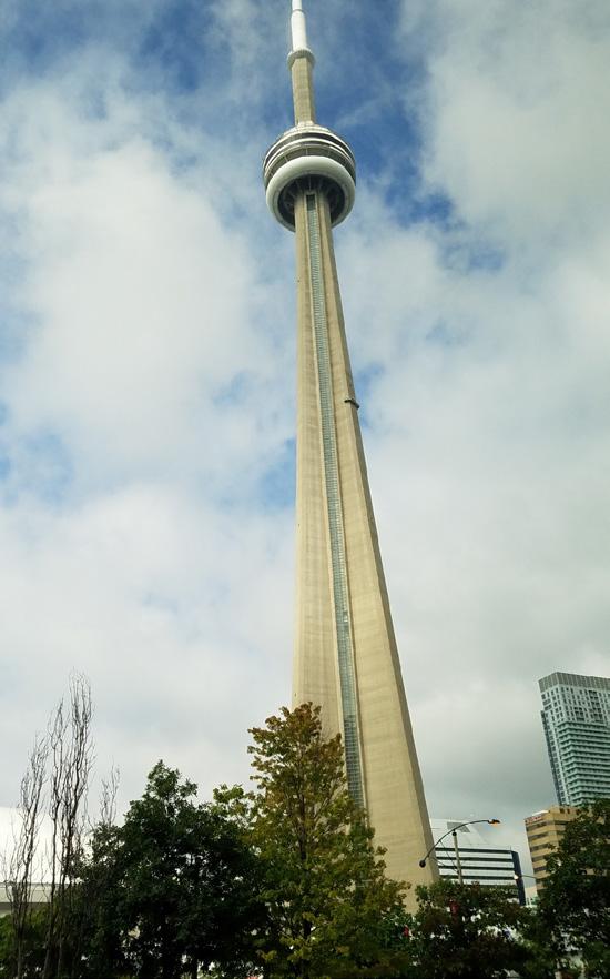 Skylon Tower), beautiful scenery, the Falls are so unreal, pictures do not do it justice, you can feel the power when you re standing by, and to be able to see them on the