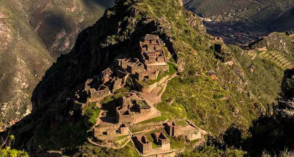 Sacred valley of the incas EXPLORING PISAQ Then, hike towards the