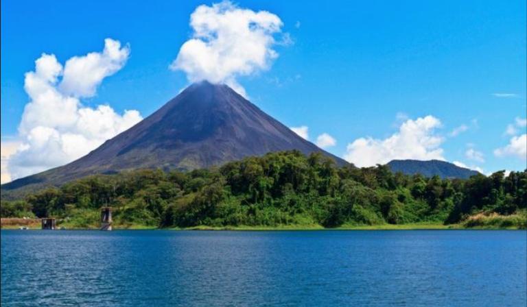 This quality and quantity of tourism is hard to find all in one place, but it s all here at Lake Arenal.
