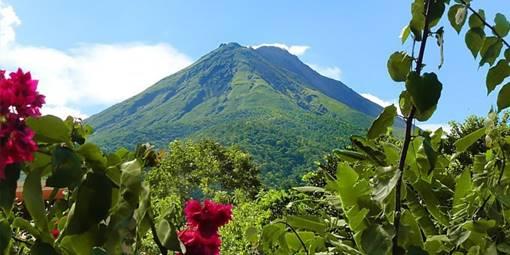 com/destinations/arenal-volcano/ Rincon de la Vieja Volcano: http://costa-rica-guide.