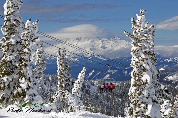 STAY & SKI IN PACKWOOD Plan a winter get-away in Packwood stay at Hope s Cabin in the High Valley in Packwood.