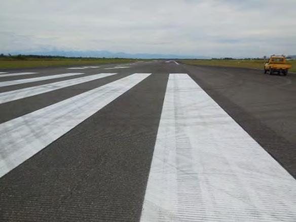 2) Runway, Taxiway and Apron There exist a runway, a parallel taxiway and four stub (connection) taxiways as well as a main apron at Nadzab Airport as summarized below: Runway; 2438-m long 30-m wide,
